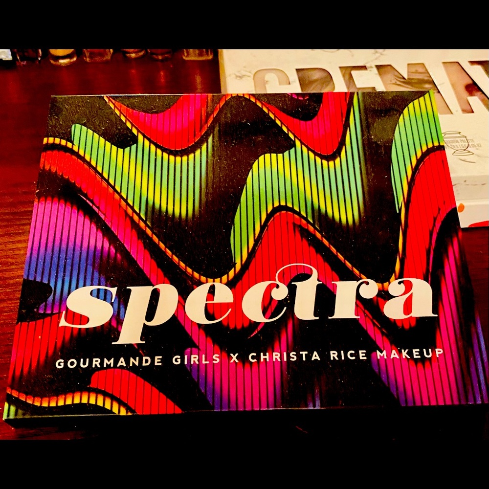 Spectra Eyeshadow Palette